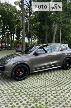 Позашляховик / Кросовер Porsche Cayenne 2013 в Харкові