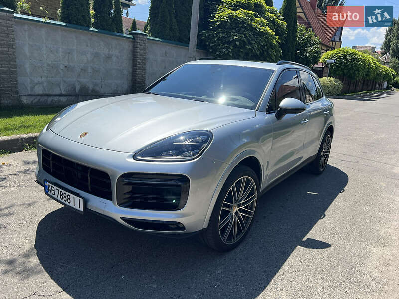 Porsche Cayenne 2021
