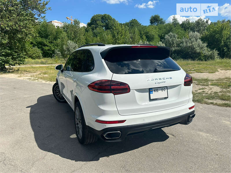 Внедорожник / Кроссовер Porsche Cayenne 2016 в Днепре