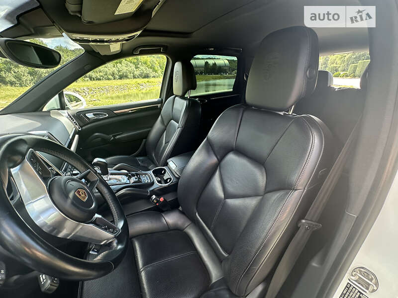 Внедорожник / Кроссовер Porsche Cayenne 2016 в Днепре