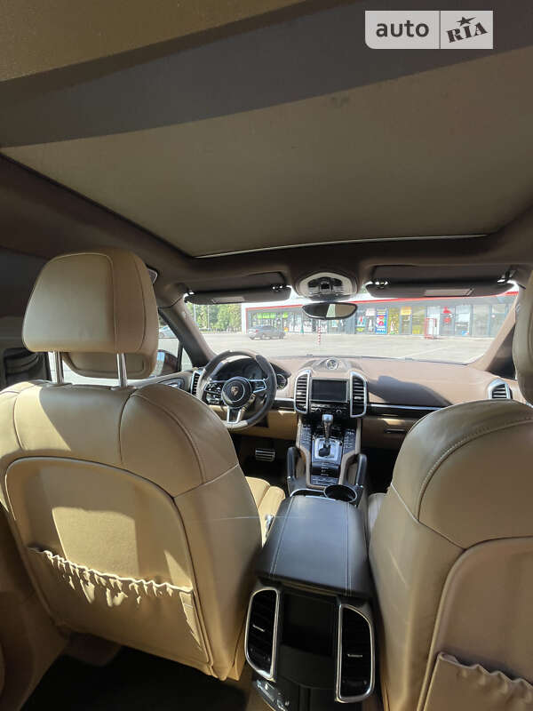 Внедорожник / Кроссовер Porsche Cayenne 2015 в Харькове