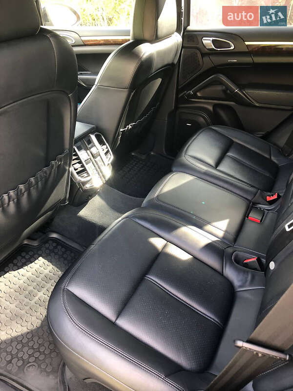Позашляховик / Кросовер Porsche Cayenne 2011 в Львові