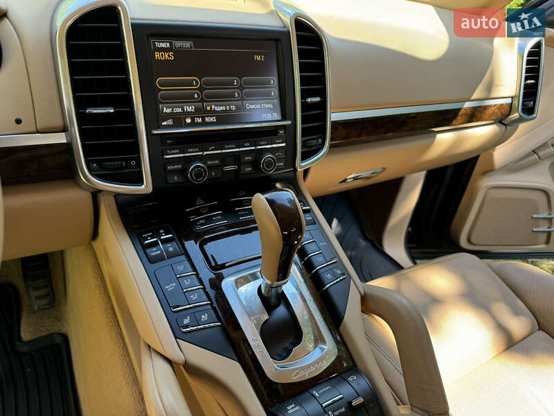 Позашляховик / Кросовер Porsche Cayenne 2013 в Києві