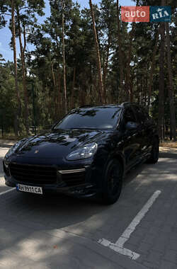 Внедорожник / Кроссовер Porsche Cayenne 2016 в 