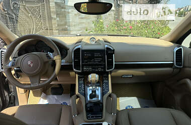 Внедорожник / Кроссовер Porsche Cayenne 2013 в 