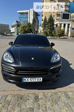 Внедорожник / Кроссовер Porsche Cayenne 2011 в 