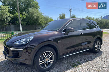 Внедорожник / Кроссовер Porsche Cayenne 2016 в 