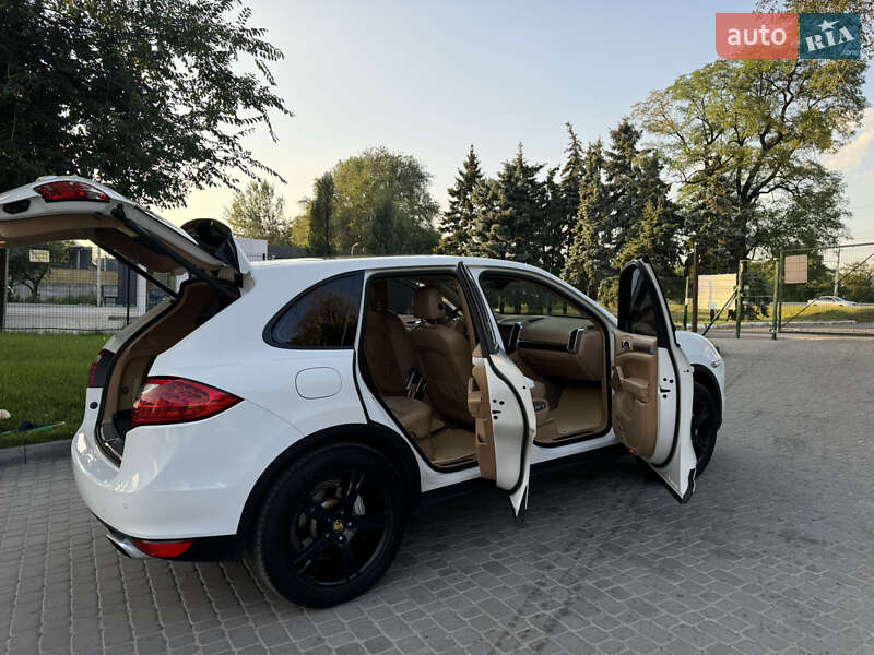 Внедорожник / Кроссовер Porsche Cayenne 2012 в Днепре