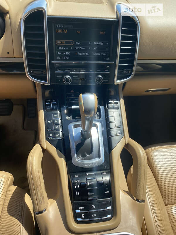 Позашляховик / Кросовер Porsche Cayenne 2013 в Львові