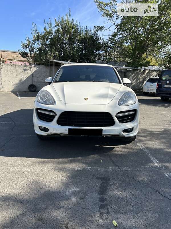 Внедорожник / Кроссовер Porsche Cayenne 2011 в Одессе