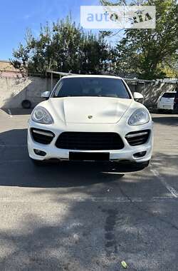 Внедорожник / Кроссовер Porsche Cayenne 2011 в 