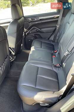 Позашляховик / Кросовер Porsche Cayenne 2013 в 