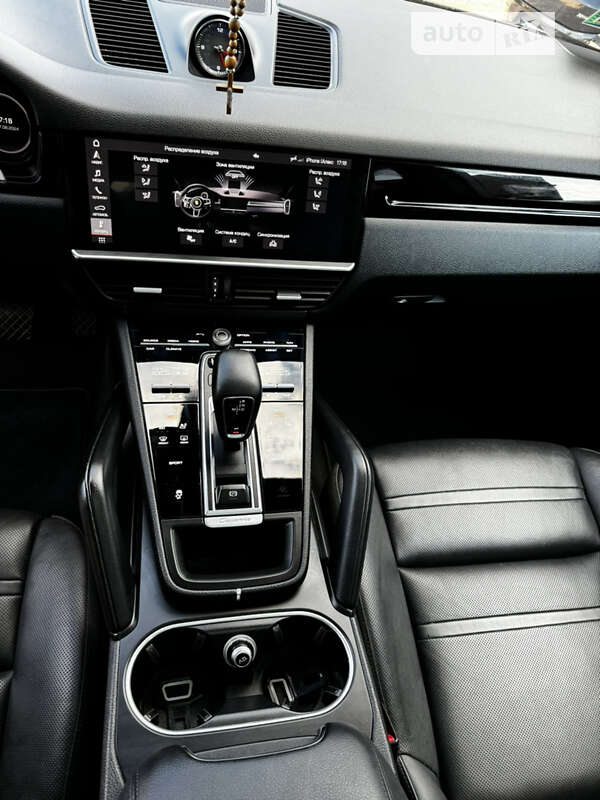 Позашляховик / Кросовер Porsche Cayenne 2019 в Первомайську
