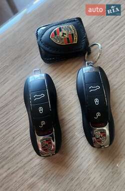 Внедорожник / Кроссовер Porsche Cayenne 2011 в 