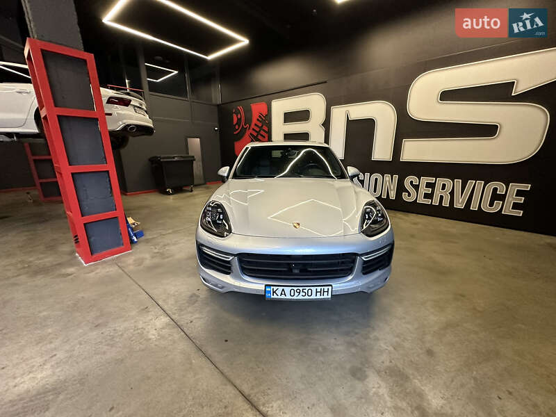 Внедорожник / Кроссовер Porsche Cayenne 2015 в Киеве фото 5 Внедорожник / Кроссовер Porsche Cayenne 2015 в Киеве