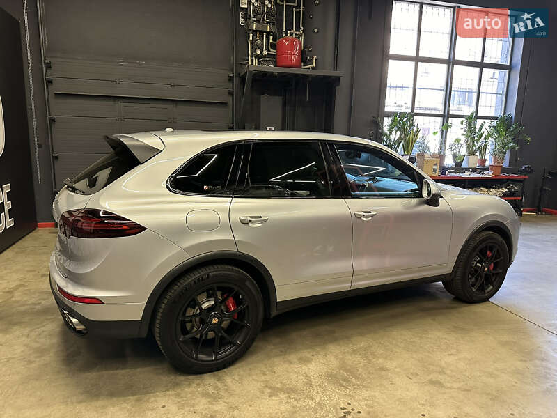 Внедорожник / Кроссовер Porsche Cayenne 2015 в Киеве фото 15 Внедорожник / Кроссовер Porsche Cayenne 2015 в Киеве