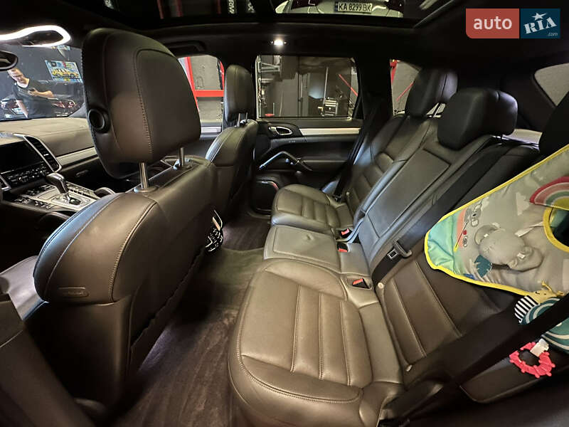 Внедорожник / Кроссовер Porsche Cayenne 2015 в Киеве фото 22 Внедорожник / Кроссовер Porsche Cayenne 2015 в Киеве