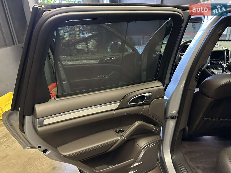 Внедорожник / Кроссовер Porsche Cayenne 2015 в Киеве фото 36 Внедорожник / Кроссовер Porsche Cayenne 2015 в Киеве