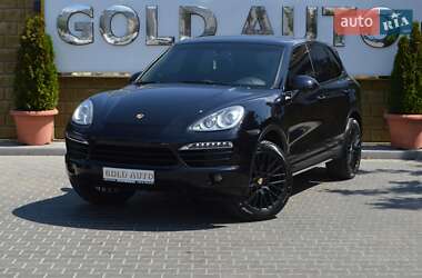 Внедорожник / Кроссовер Porsche Cayenne 2013 в 