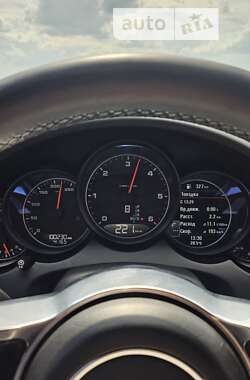 Внедорожник / Кроссовер Porsche Cayenne 2016 в 