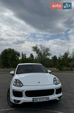 Внедорожник / Кроссовер Porsche Cayenne 2017 в 