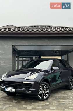 Внедорожник / Кроссовер Porsche Cayenne 2017 в 