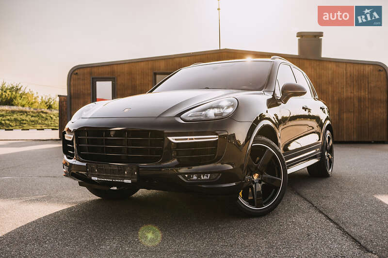 Внедорожник / Кроссовер Porsche Cayenne 2015 в Киеве