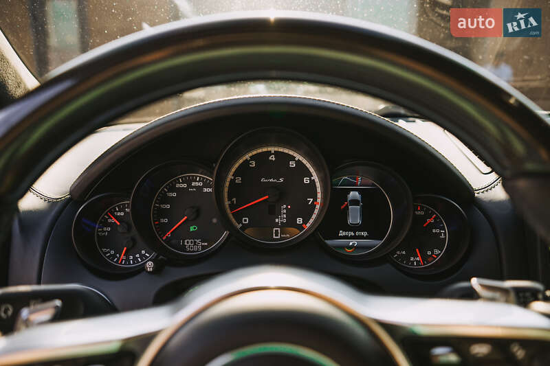 Внедорожник / Кроссовер Porsche Cayenne 2015 в Киеве