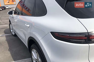 Внедорожник / Кроссовер Porsche Cayenne 2019 в 