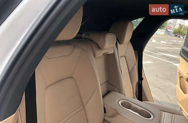 Внедорожник / Кроссовер Porsche Cayenne 2019 в 