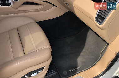 Внедорожник / Кроссовер Porsche Cayenne 2019 в 