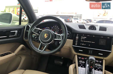 Внедорожник / Кроссовер Porsche Cayenne 2019 в 