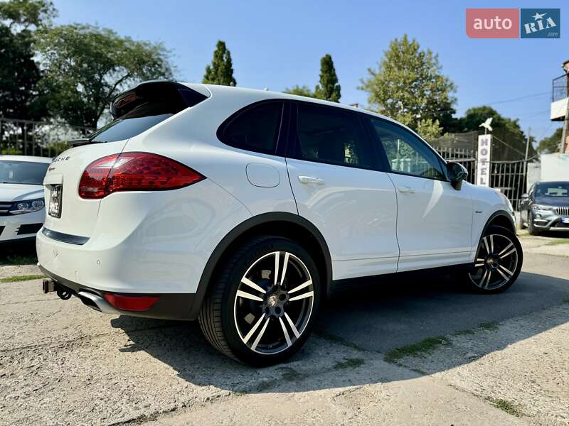 Позашляховик / Кросовер Porsche Cayenne 2013 в Одесі