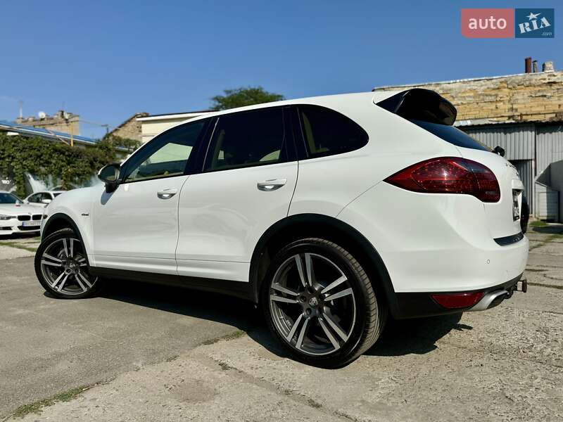 Позашляховик / Кросовер Porsche Cayenne 2013 в Одесі