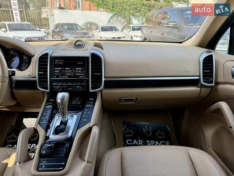 Позашляховик / Кросовер Porsche Cayenne 2013 в Одесі