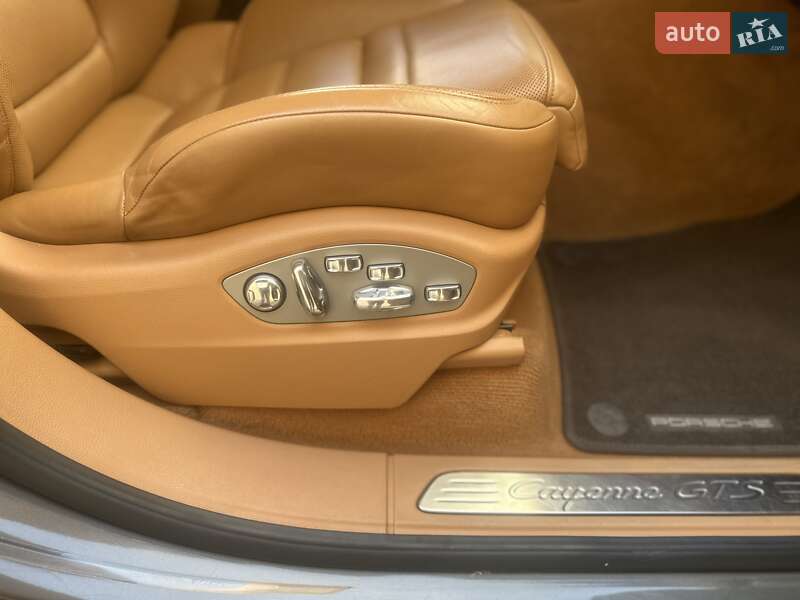 Внедорожник / Кроссовер Porsche Cayenne 2013 в Одессе