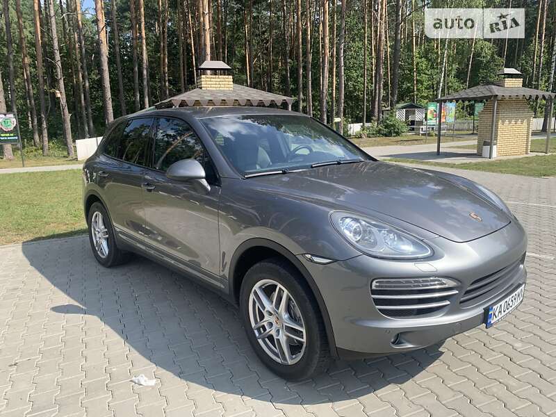 Внедорожник / Кроссовер Porsche Cayenne 2013 в Коростене
