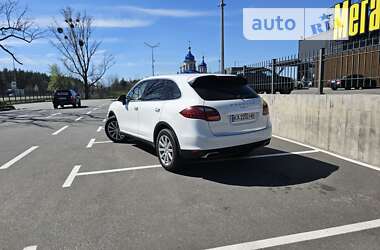 Внедорожник / Кроссовер Porsche Cayenne 2012 в Киеве