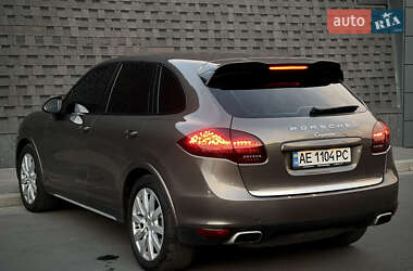 Позашляховик / Кросовер Porsche Cayenne 2012 в 
