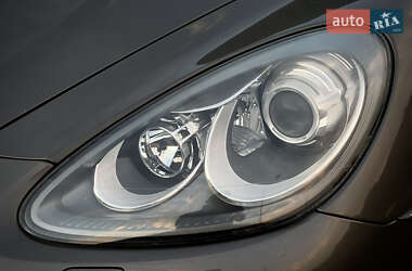Позашляховик / Кросовер Porsche Cayenne 2012 в 