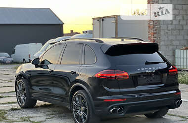 Внедорожник / Кроссовер Porsche Cayenne 2015 в Владимир-Волынском