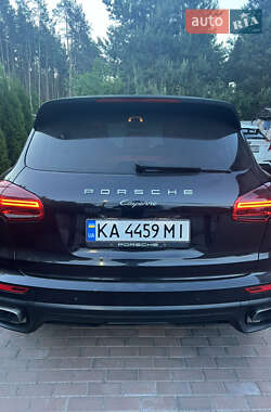 Внедорожник / Кроссовер Porsche Cayenne 2014 в Киеве