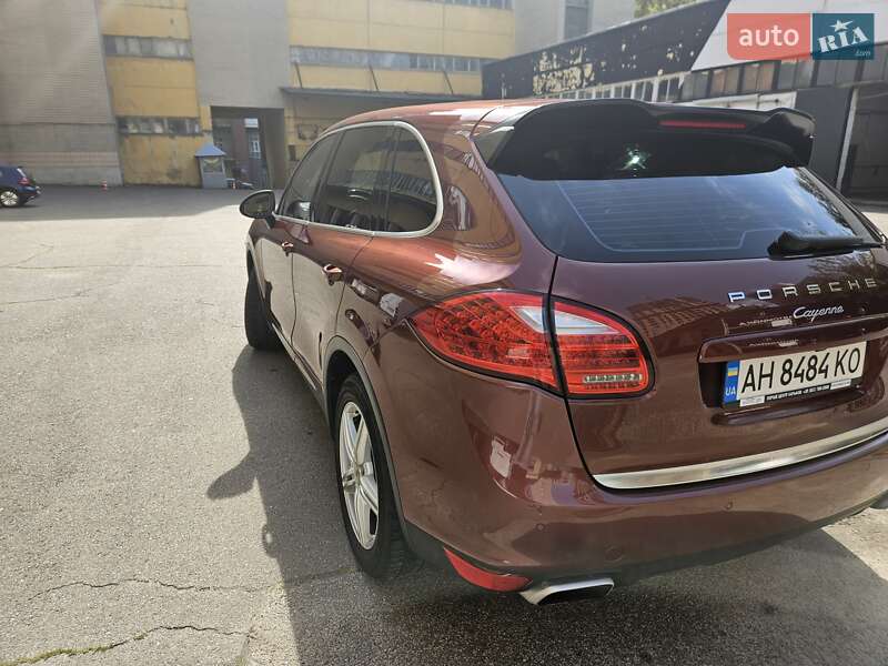 Позашляховик / Кросовер Porsche Cayenne 2012 в Києві
