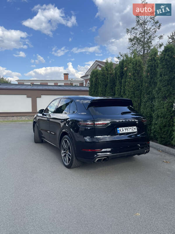 Позашляховик / Кросовер Porsche Cayenne 2021 в Києві
