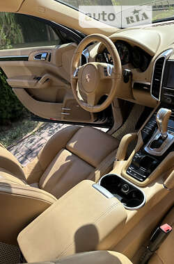 Внедорожник / Кроссовер Porsche Cayenne 2013 в 
