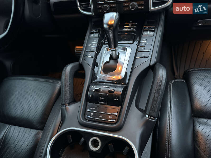Позашляховик / Кросовер Porsche Cayenne 2011 в Калуші