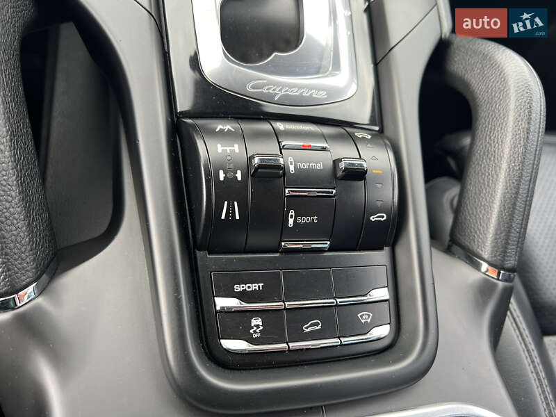 Позашляховик / Кросовер Porsche Cayenne 2011 в Калуші
