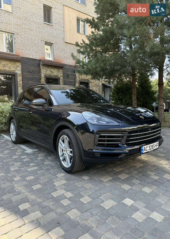 Позашляховик / Кросовер Porsche Cayenne 2018 в Луцьку