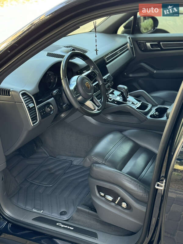Позашляховик / Кросовер Porsche Cayenne 2018 в Луцьку