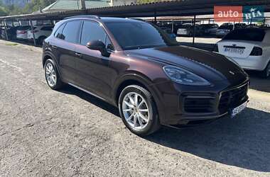 Внедорожник / Кроссовер Porsche Cayenne 2018 в Запорожье
